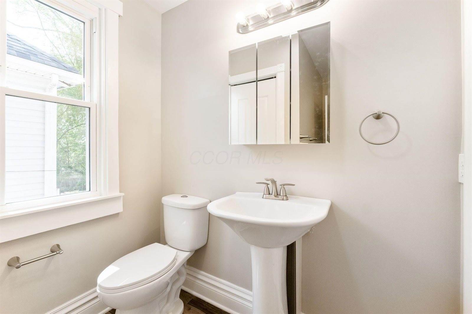 61 Dakota Avenue, Columbus, OH 43222