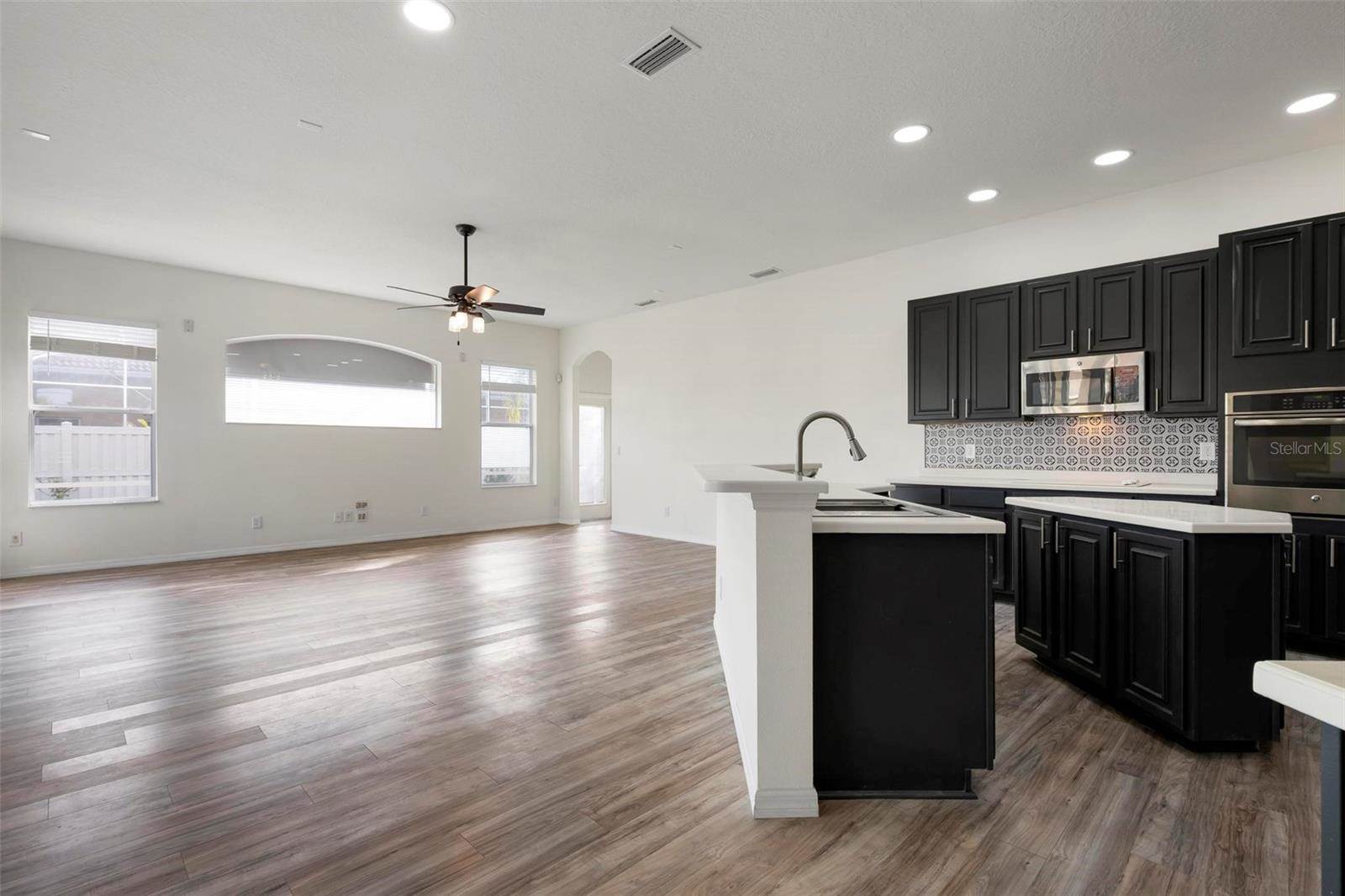 6121 46TH Lane East, Bradenton, FL 34203