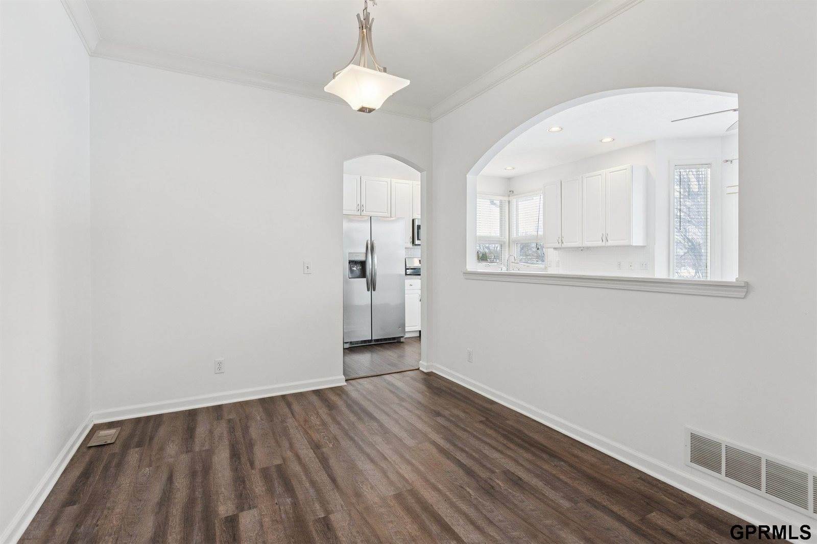 9403 South 25Th Avenue, Bellevue, NE 68147