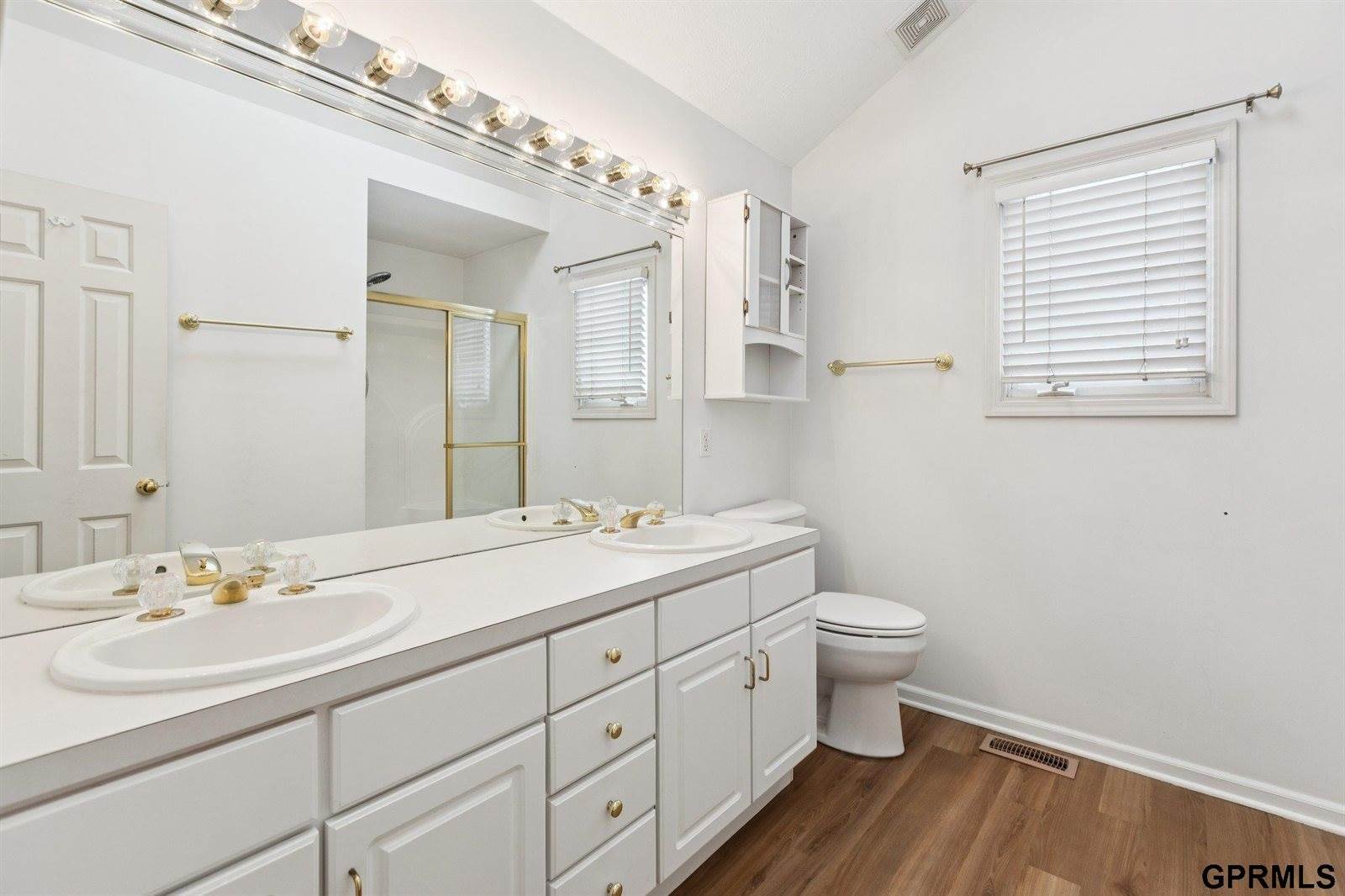 9403 South 25Th Avenue, Bellevue, NE 68147