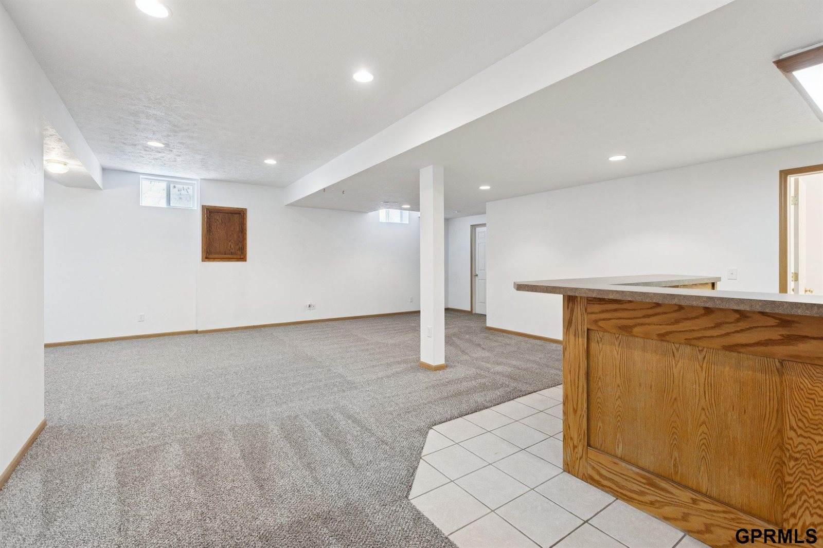 9403 South 25Th Avenue, Bellevue, NE 68147