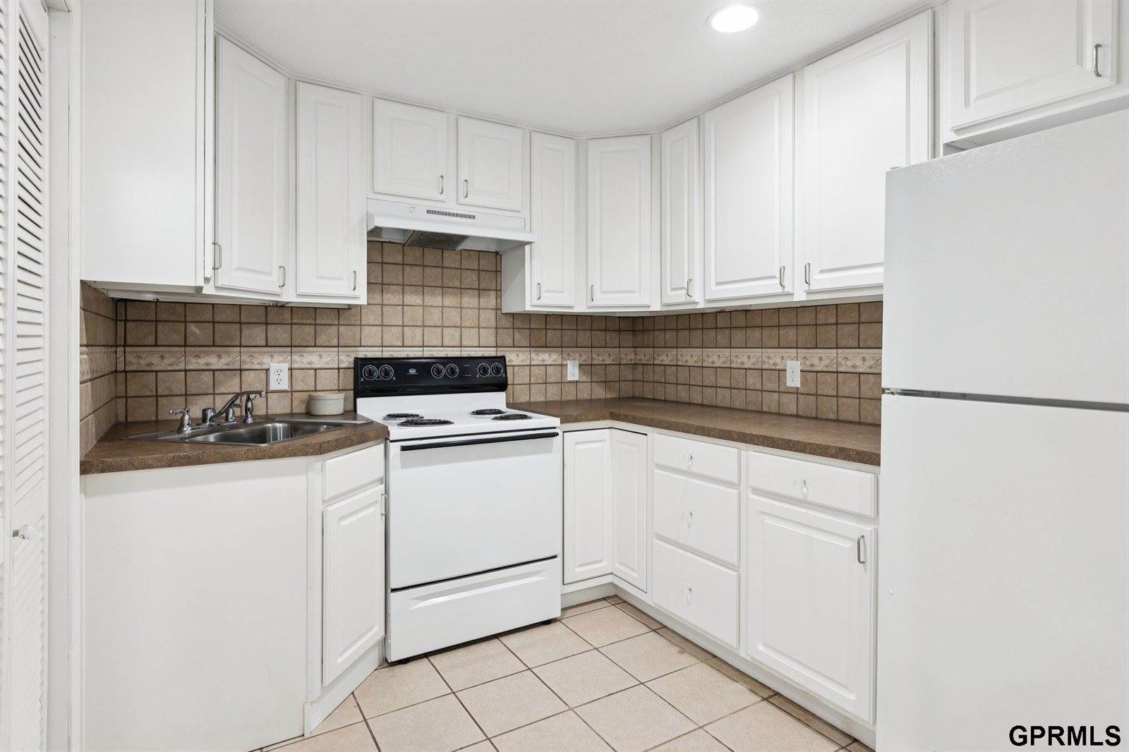 9403 South 25Th Avenue, Bellevue, NE 68147