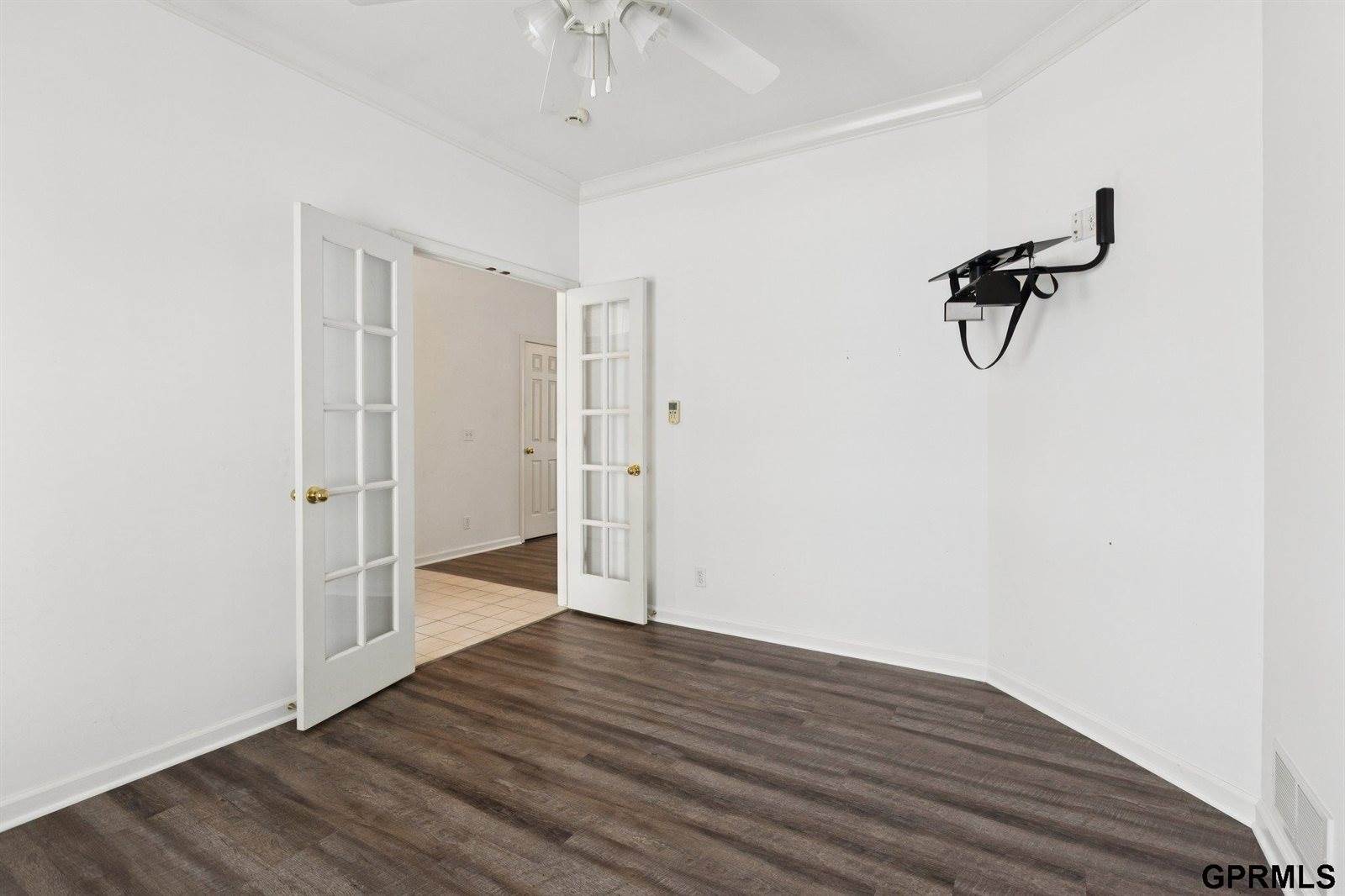 9403 South 25Th Avenue, Bellevue, NE 68147