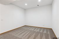 9403 South 25Th Avenue, Bellevue, NE 68147