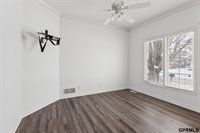 9403 South 25Th Avenue, Bellevue, NE 68147