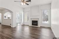 9403 South 25Th Avenue, Bellevue, NE 68147