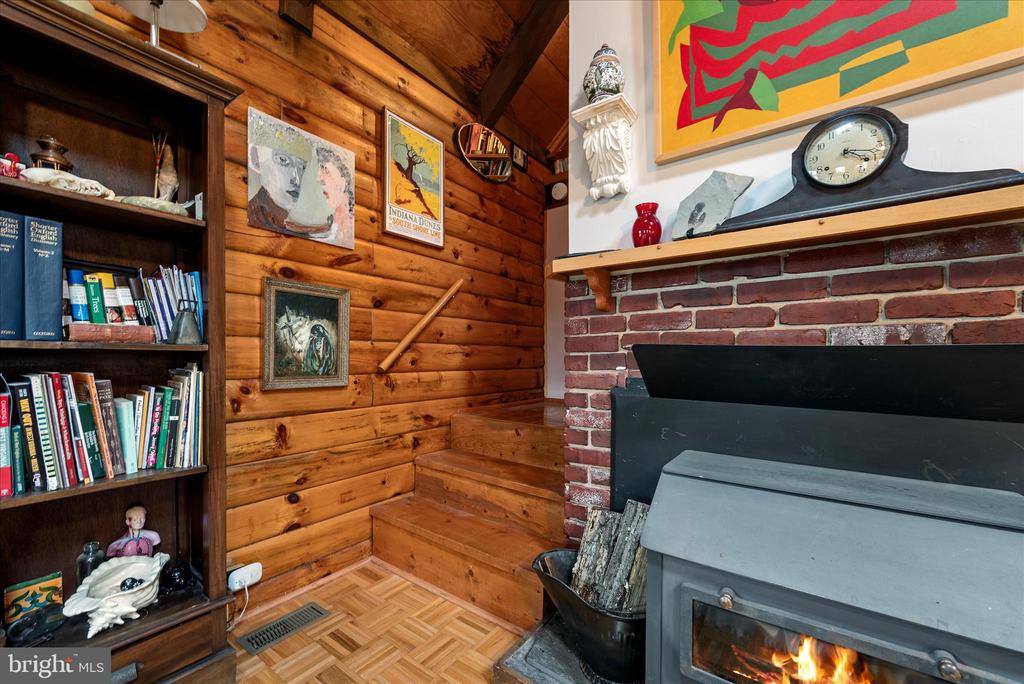 249 Crestview Lane, Berkeley Springs, WV 25411