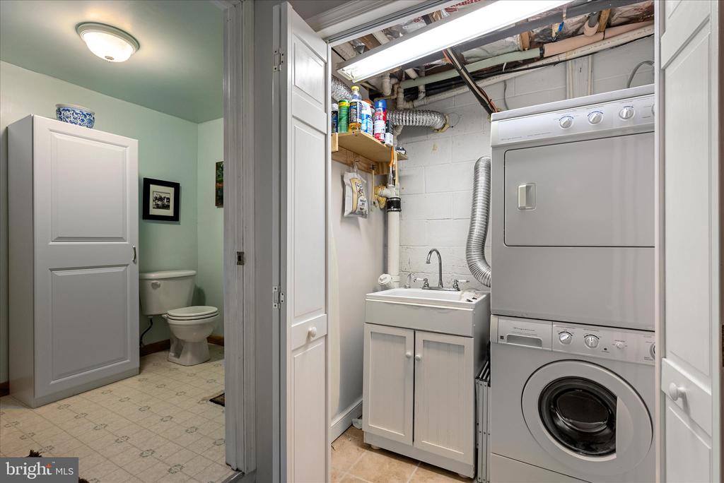 249 Crestview Lane, Berkeley Springs, WV 25411