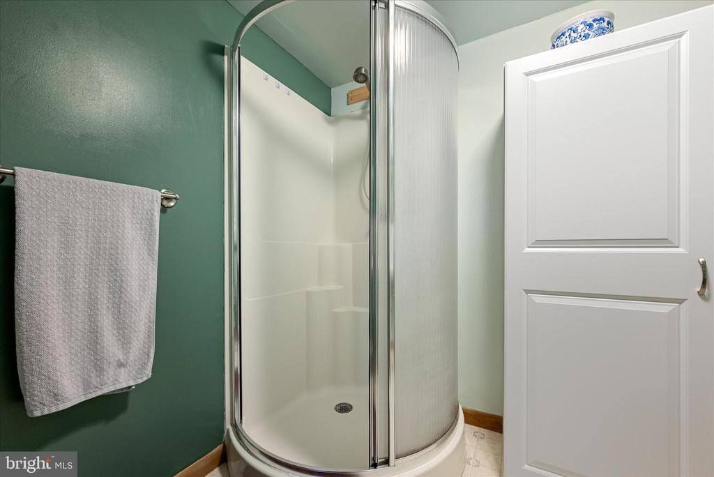 249 Crestview Lane, Berkeley Springs, WV 25411