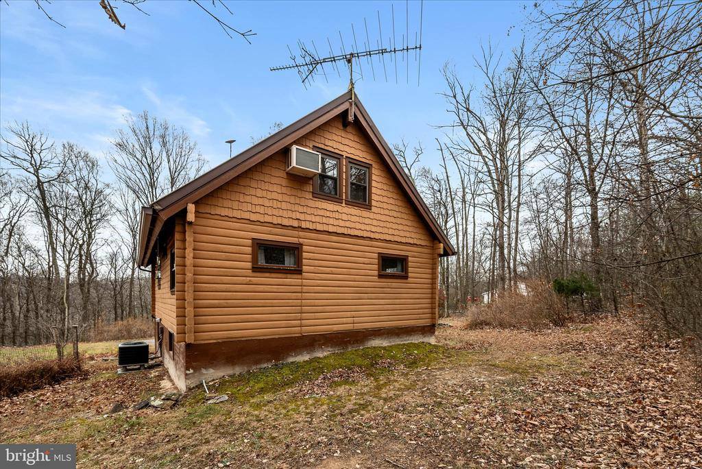 249 Crestview Lane, Berkeley Springs, WV 25411