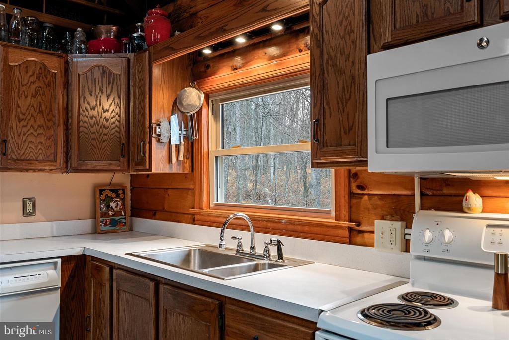 249 Crestview Lane, Berkeley Springs, WV 25411