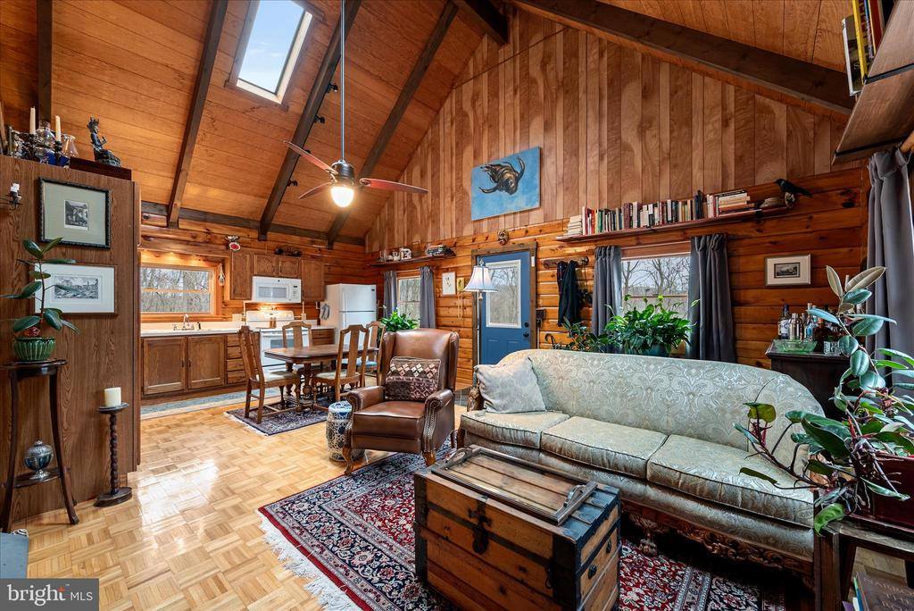 249 Crestview Lane, Berkeley Springs, WV 25411