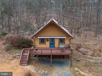 249 Crestview Lane, Berkeley Springs, WV 25411