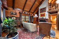 249 Crestview Lane, Berkeley Springs, WV 25411