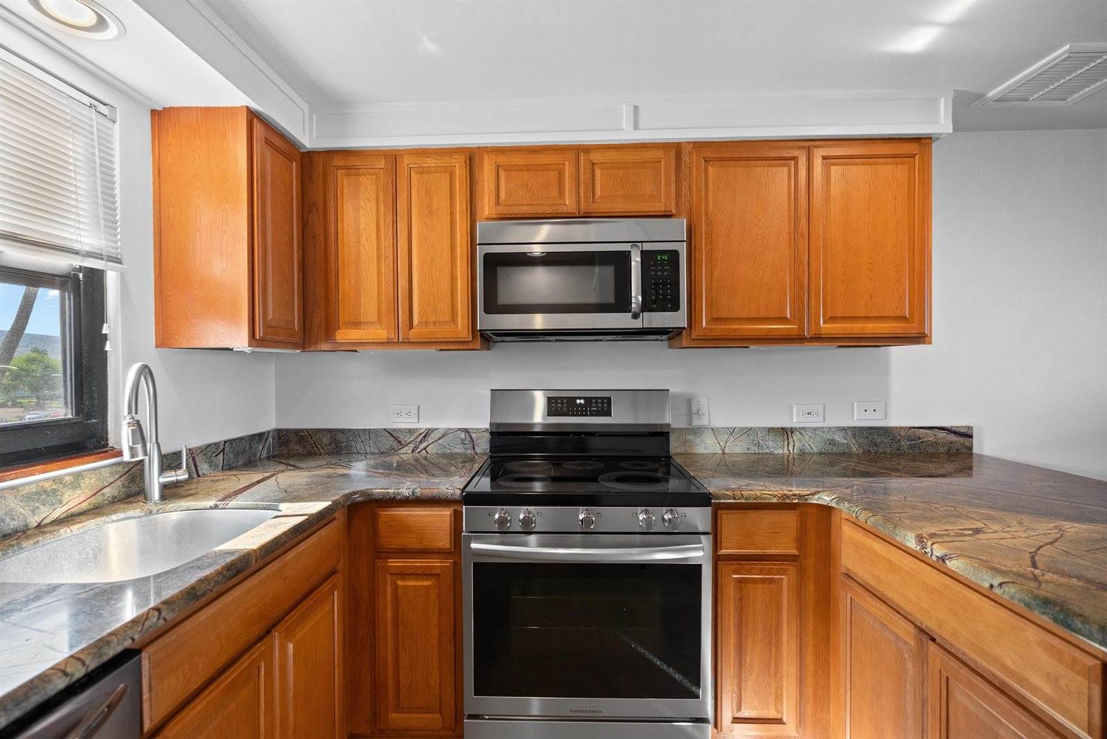 75-6040 Alii Drive, Kailua-Kona, HI 96740