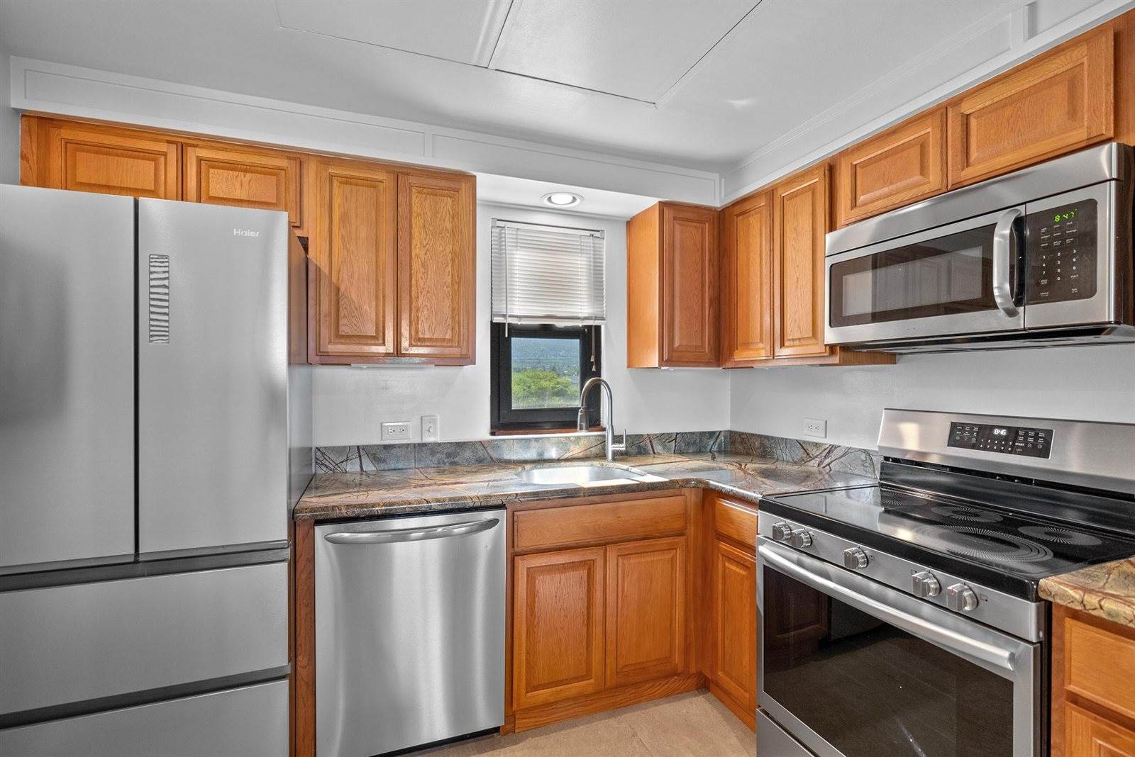 75-6040 Alii Drive, Kailua-Kona, HI 96740