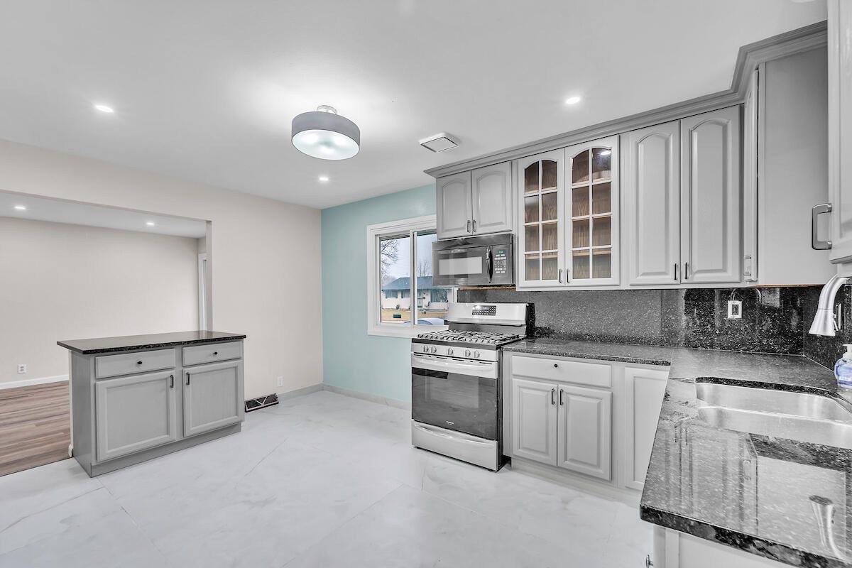 6655 West Brentwood Ave, Milwaukee, WI 53223