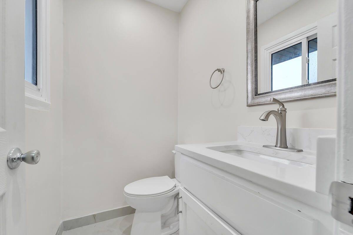 6655 West Brentwood Ave, Milwaukee, WI 53223