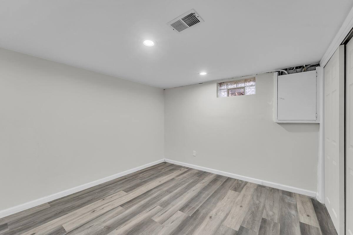 6655 West Brentwood Ave, Milwaukee, WI 53223