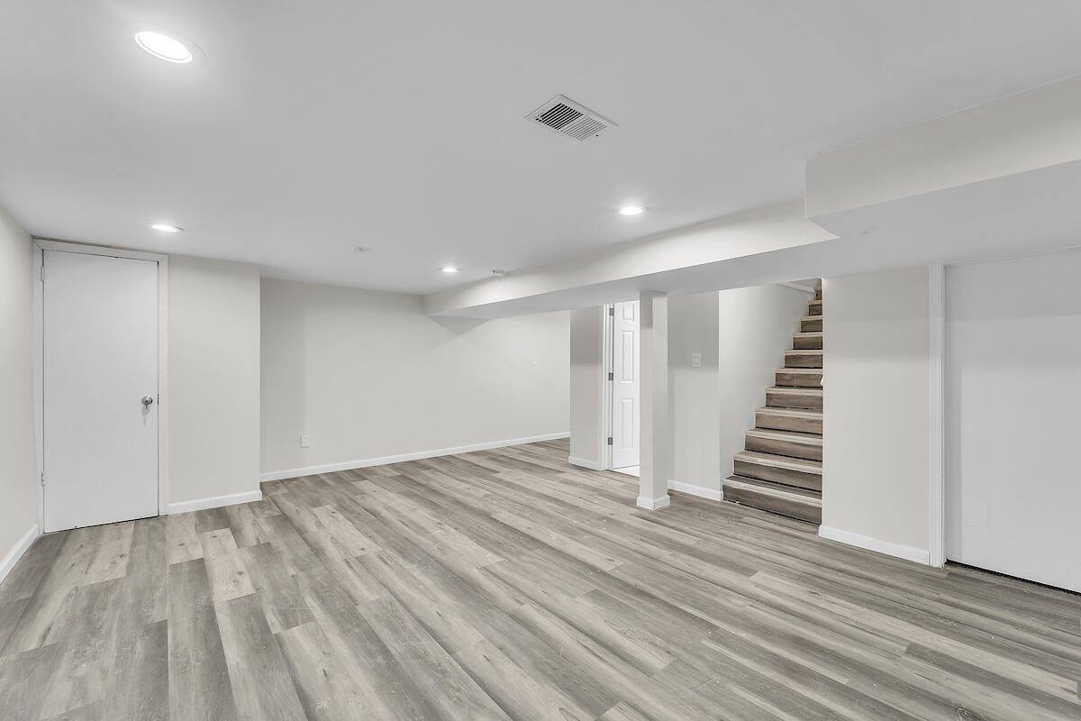 6655 West Brentwood Ave, Milwaukee, WI 53223