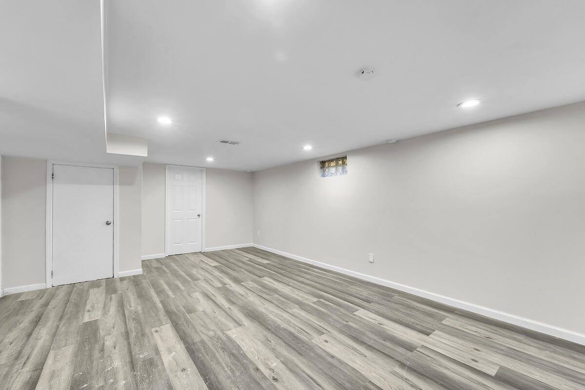 6655 West Brentwood Ave, Milwaukee, WI 53223