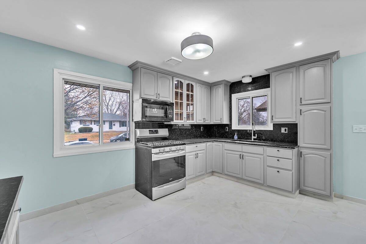 6655 West Brentwood Ave, Milwaukee, WI 53223