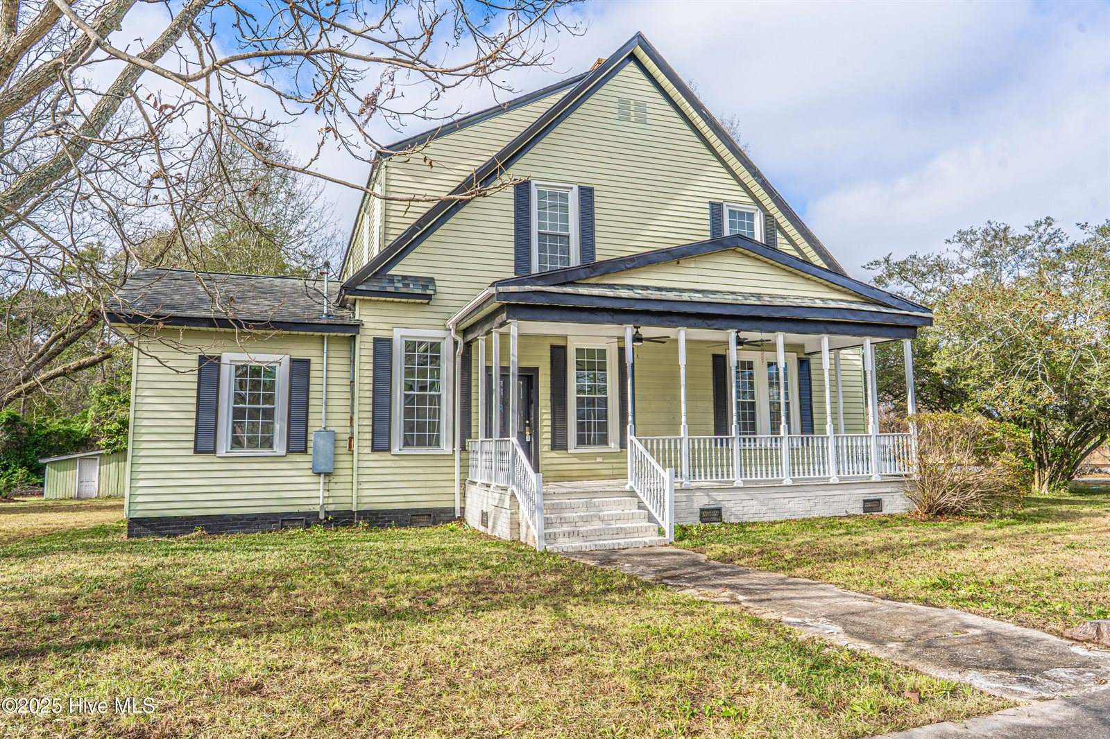 301 West Central Street, Maxton, NC 28364