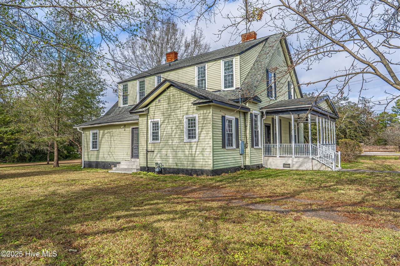 301 West Central Street, Maxton, NC 28364