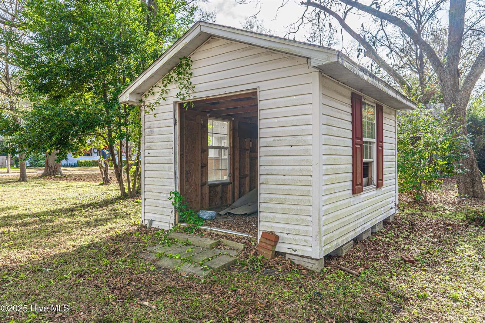 301 West Central Street, Maxton, NC 28364