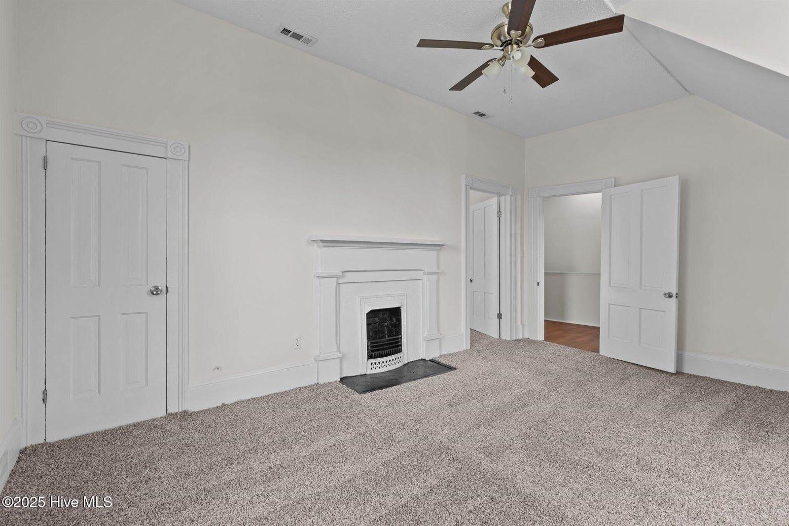 301 West Central Street, Robeson County, NC 28364