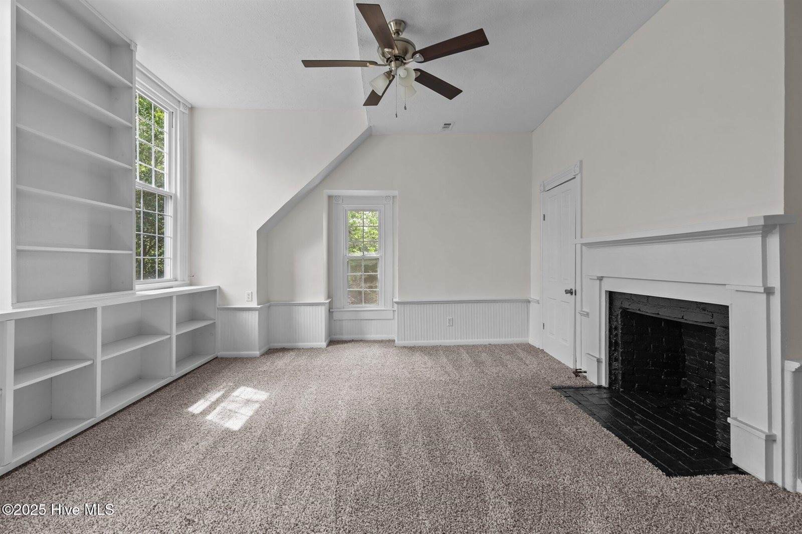 301 West Central Street, Robeson County, NC 28364