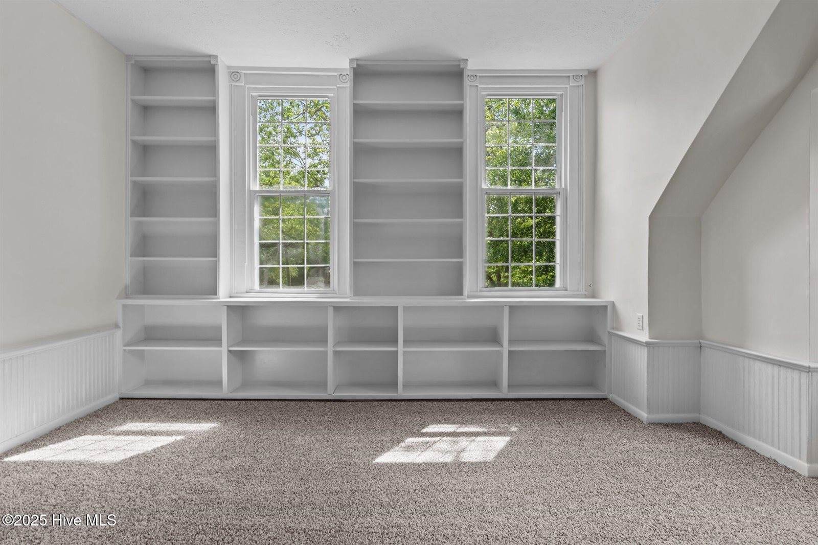 301 West Central Street, Robeson County, NC 28364