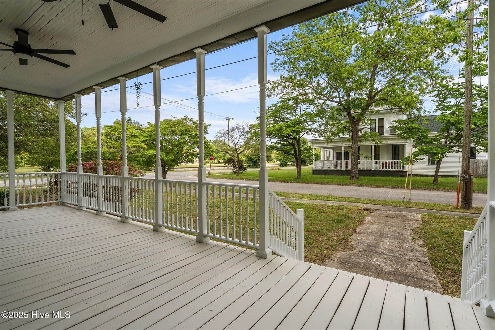 301 West Central Street, Robeson County, NC 28364