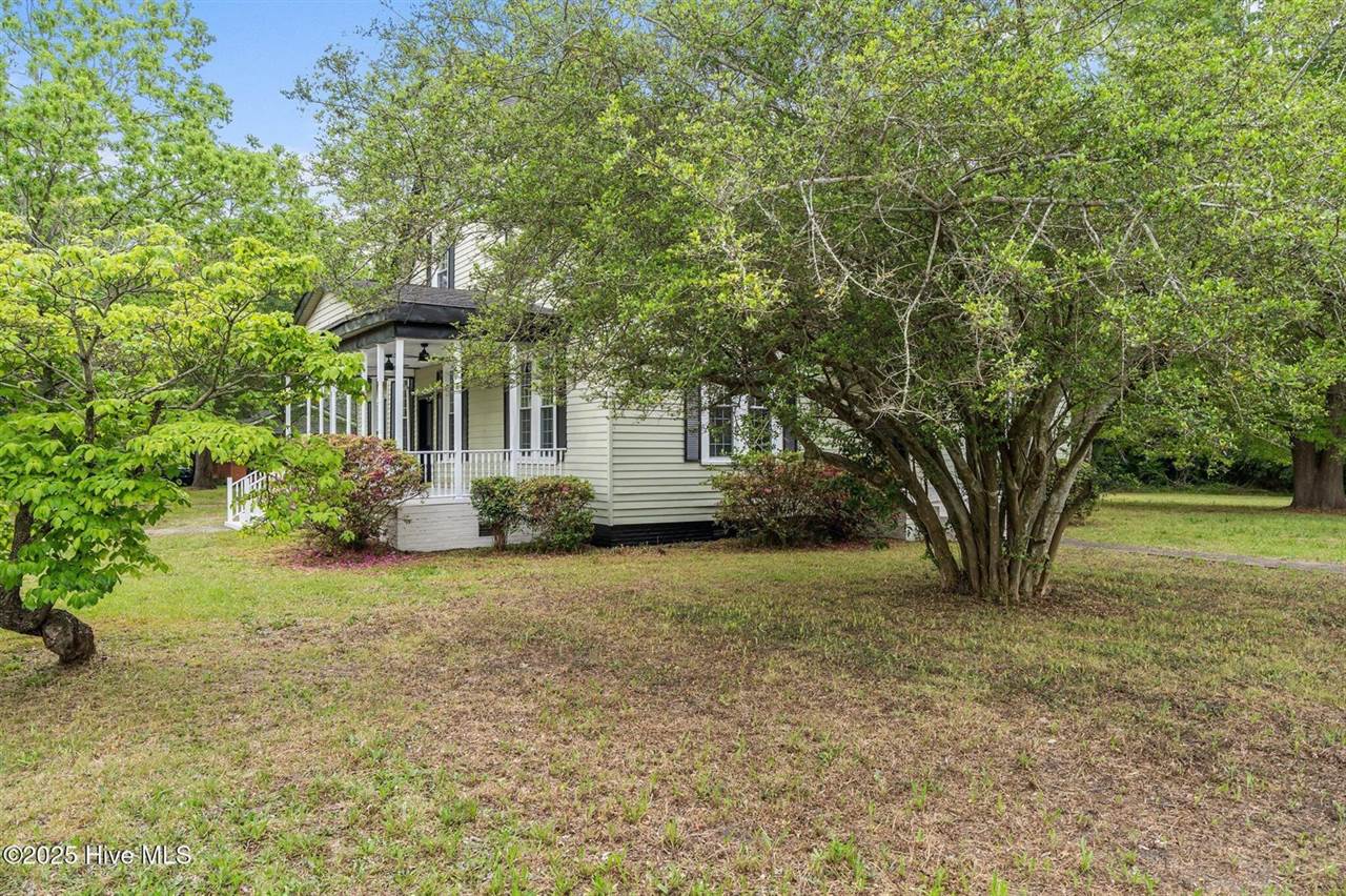 301 West Central Street, Robeson County, NC 28364