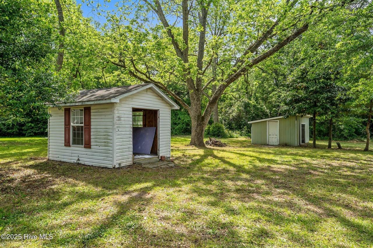 301 West Central Street, Robeson County, NC 28364