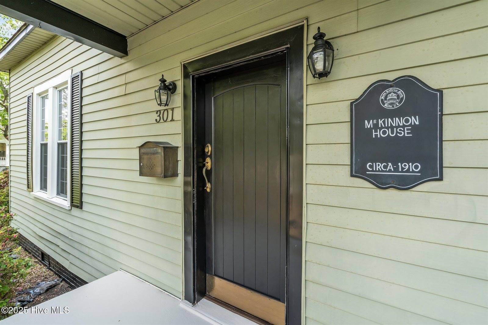 301 West Central Street, Robeson County, NC 28364