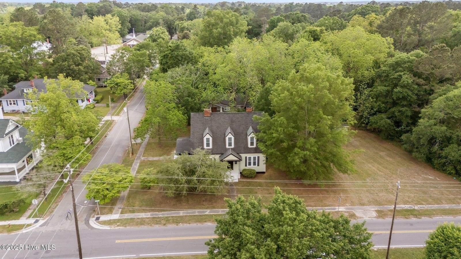 301 West Central Street, Robeson County, NC 28364