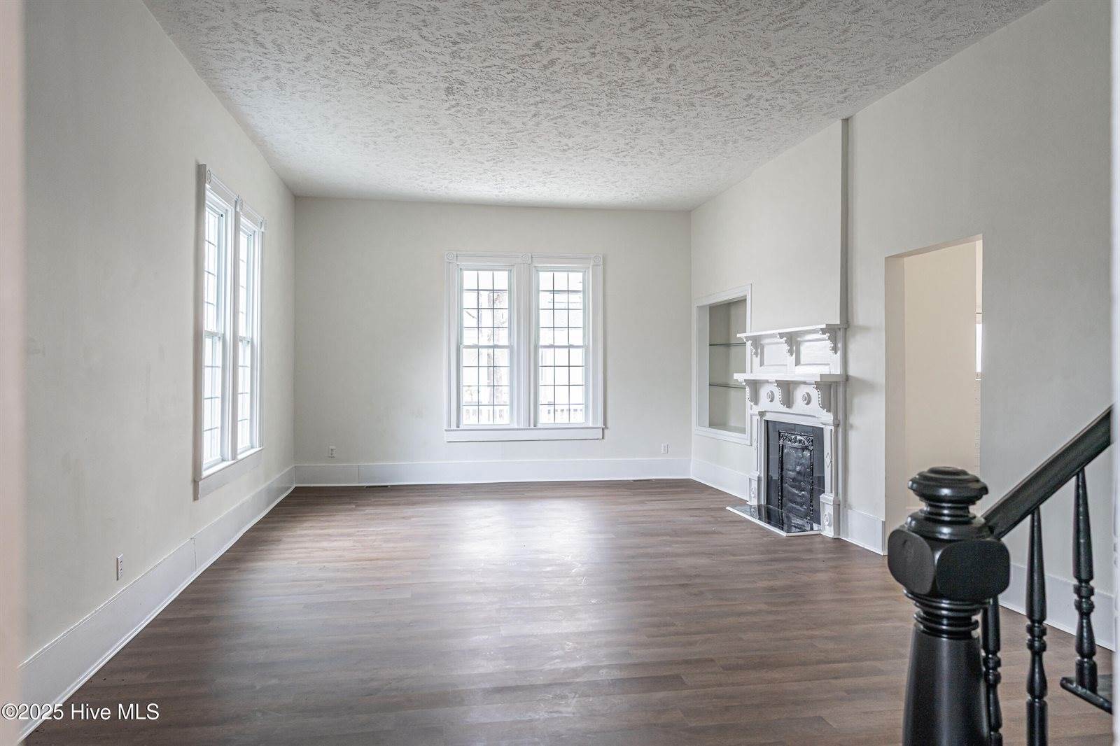 301 West Central Street, Maxton, NC 28364