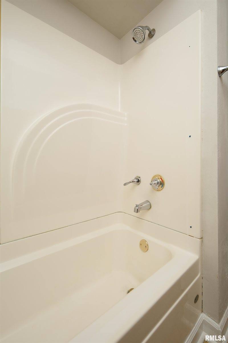 1310 Kirkwood Boulevard, Davenport, IA 52803