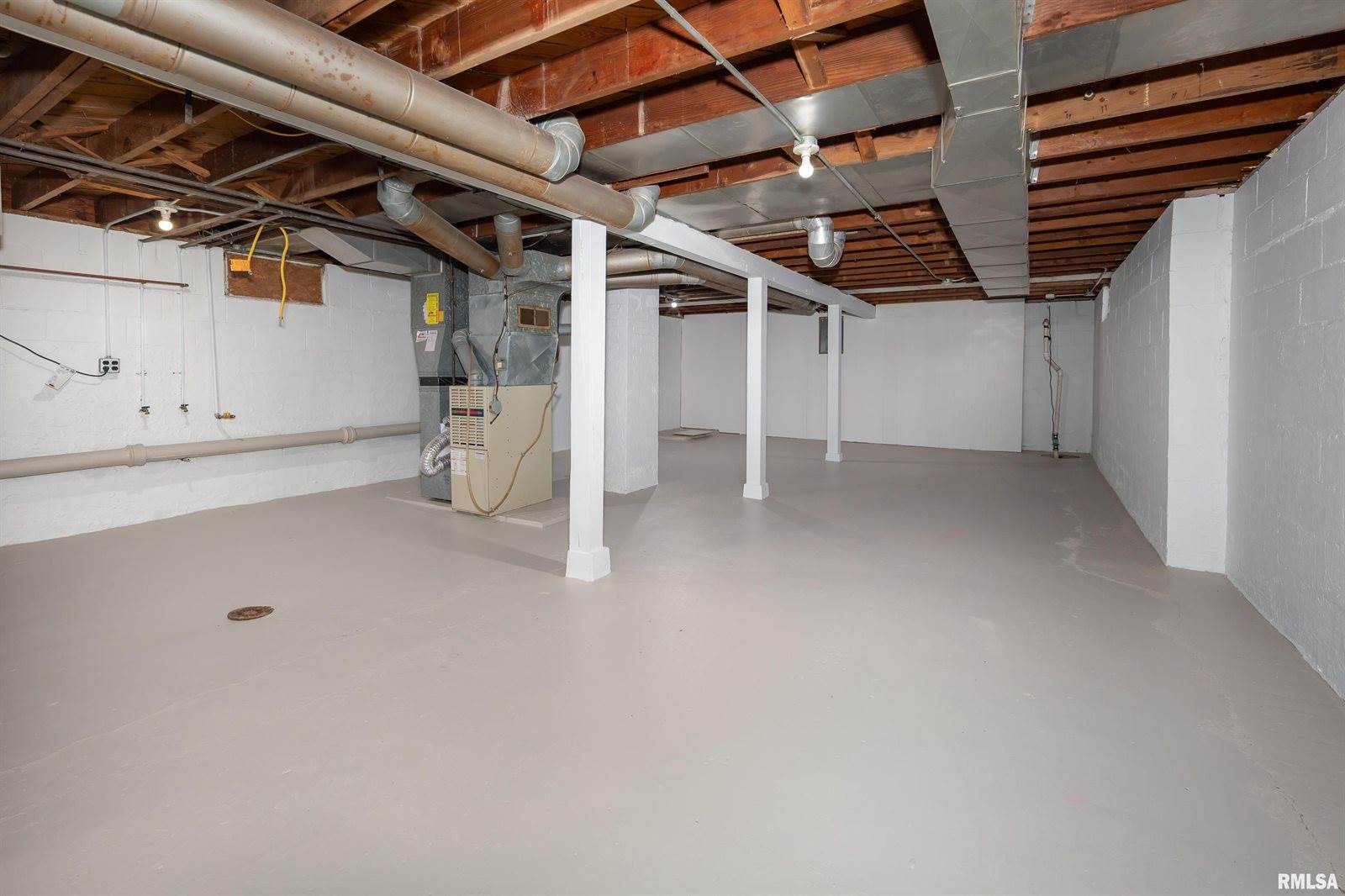 1310 Kirkwood Boulevard, Davenport, IA 52803