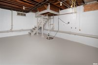 1310 Kirkwood Boulevard, Davenport, IA 52803