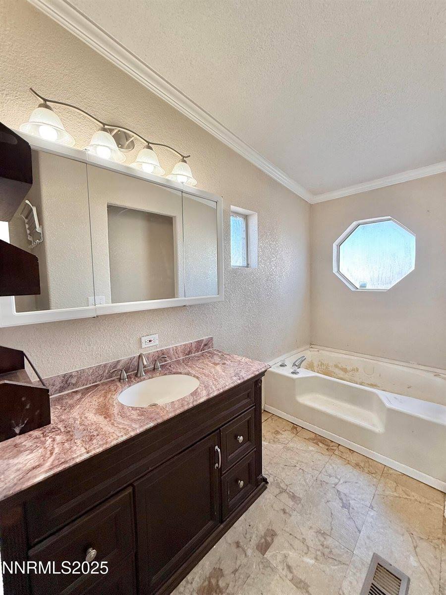 225 Carson Road, Battle Mountain, NV 89820