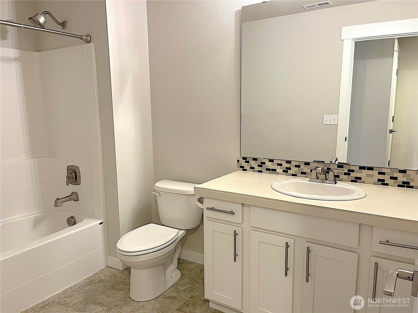 3221 Deol Lane, Mount Vernon, WA 98273