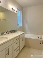 3221 Deol Lane, Mount Vernon, WA 98273