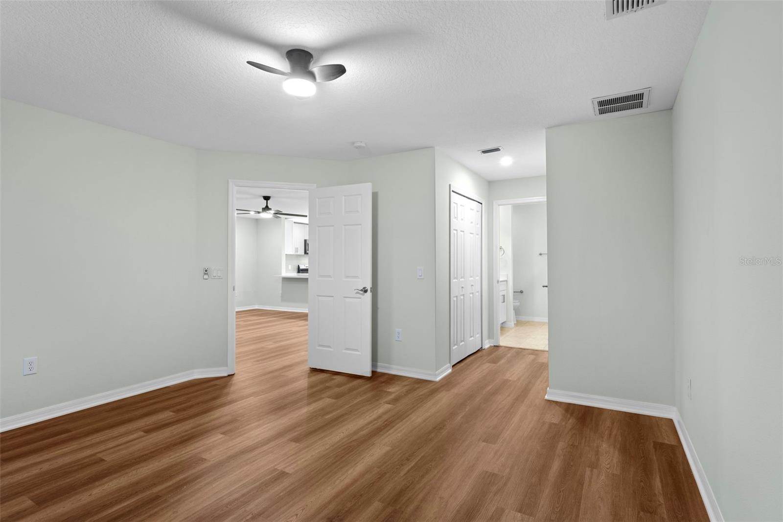 26922 White Plains Way, Leesburg, FL 34748