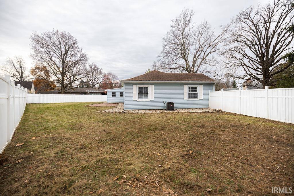 1308 N Woodridge Avenue, Muncie, IN 47304