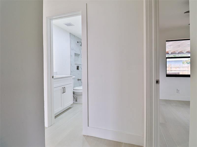 2820 NE 9th Ter, Pompano Beach, FL 33064