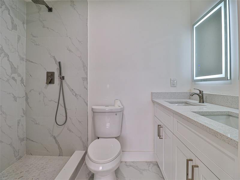 2820 NE 9th Ter, Pompano Beach, FL 33064