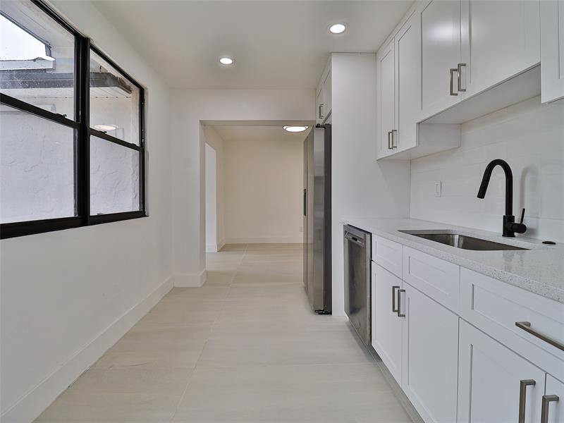 2820 NE 9th Ter, Pompano Beach, FL 33064