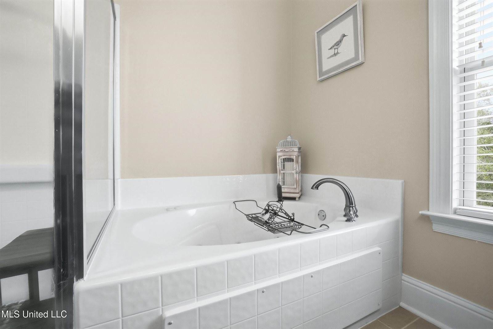 17 Oak Alley Lane, Long Beach, MS 39560